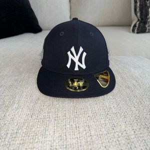 Kith Yankees Fitted hat - size 7 brand new